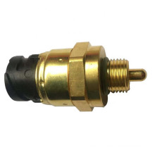 Fuel oil pressure sensor 1077574 for Volvo E360B E460B excavator,G700B,D12